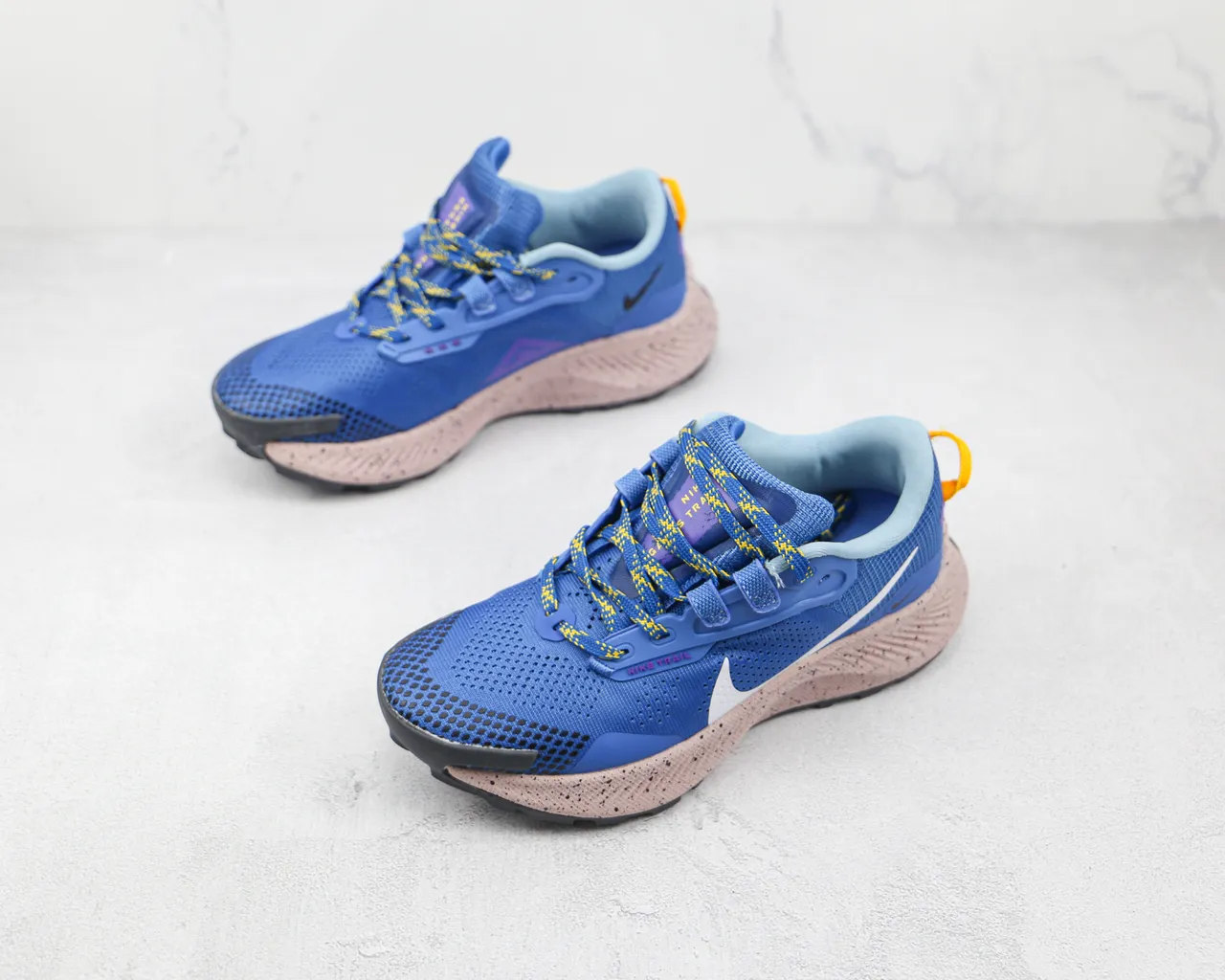 Nike Trail नीला भूरा इंजीनियर मेश ऊपरी स्पेकल्ड फोम मिडसोल रनिंग जूते 7