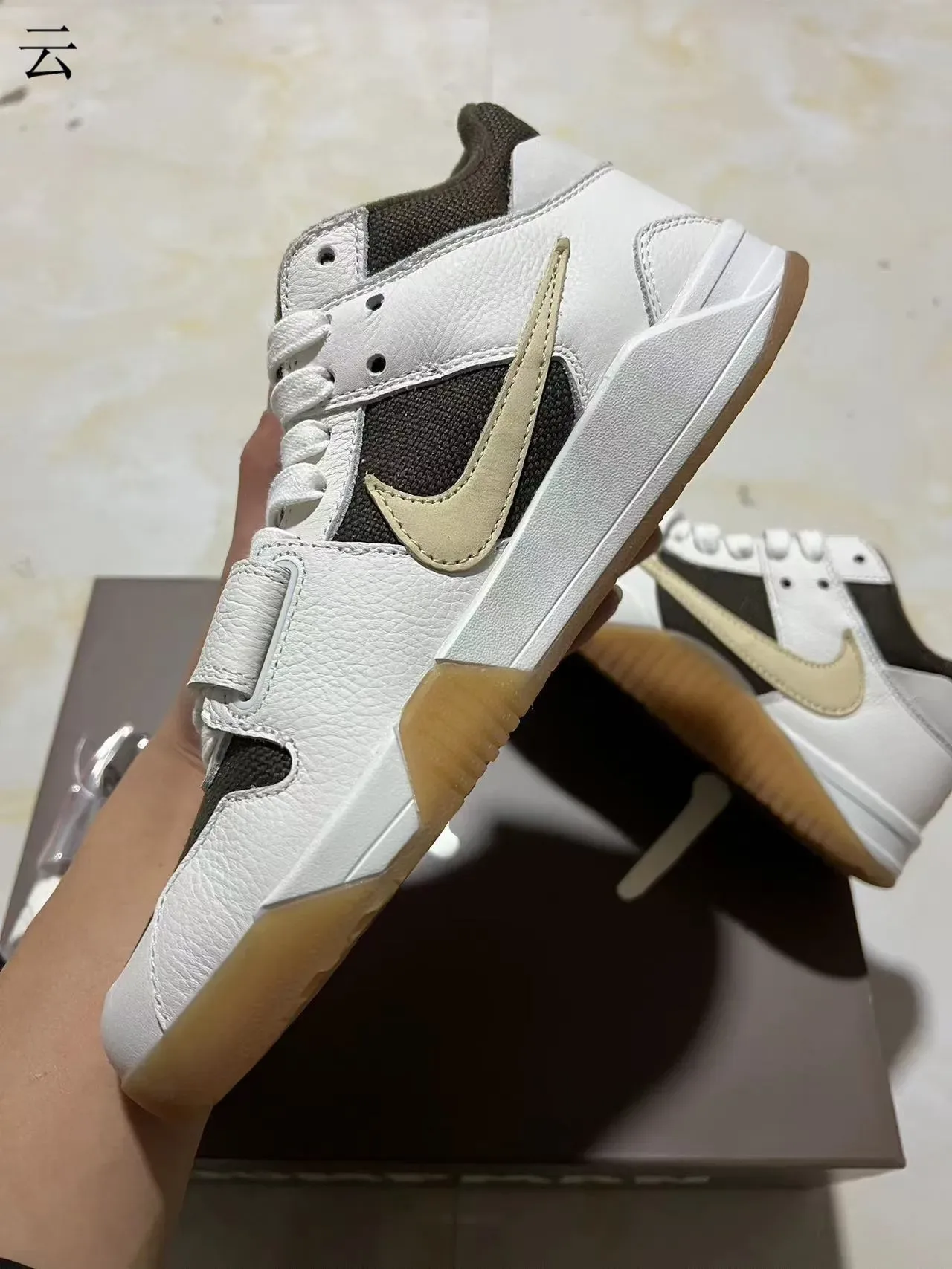 Nike White Beige Low-Top Mixed-Material Upper Lifestyle Sneakers 6