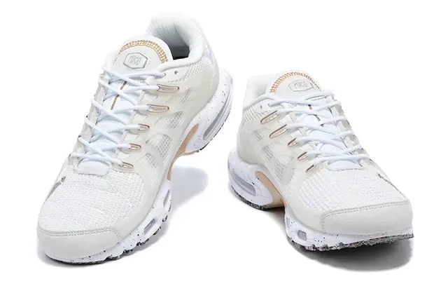 Nike White Beige Mesh Upper Visible Air Cushioning Chunky Sneakers 3