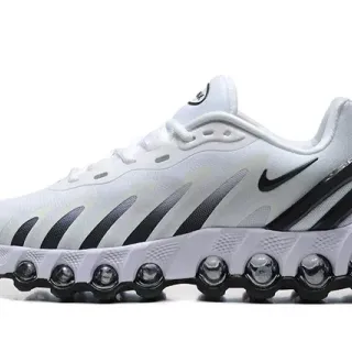 Nike White Black Mesh Upper Synthetic Stripe Overlays Sneakers