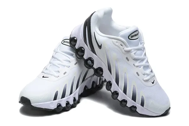 Nike Sneakers Blancs Noirs Avec Upper En Mesh Et Rayures Synthétiques 4