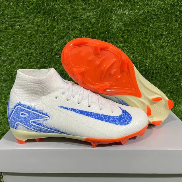 Nike Chaussures de football blanc et bleu col tricoté haut lacets asymétriques terrain ferme 8