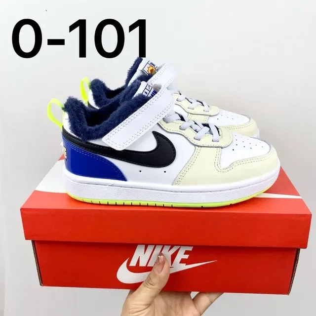Nike White Navy Low-Top Fuzzy-Lined Lifestyle Sneakers 5