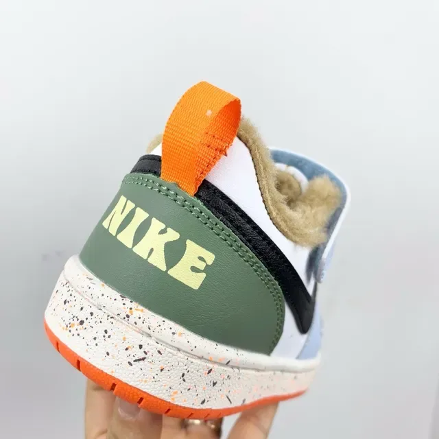 Nike White Navy Low-Top Fuzzy-Lined Lifestyle Sneakers 14
