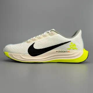 Nike सफेद पीला किनिट अपर ZoomX मिडसोल रनिंग शूज