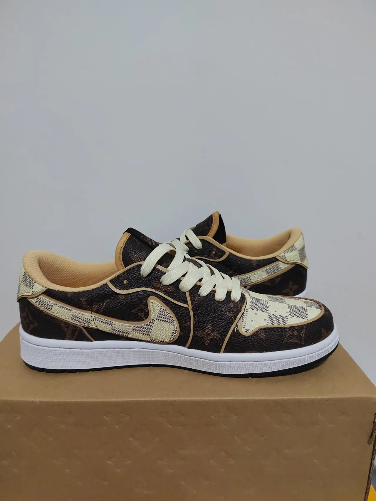 Nike x Louis Vuitton Air Jordan 1 Low Monogram Damier tênis lifestyle 3
