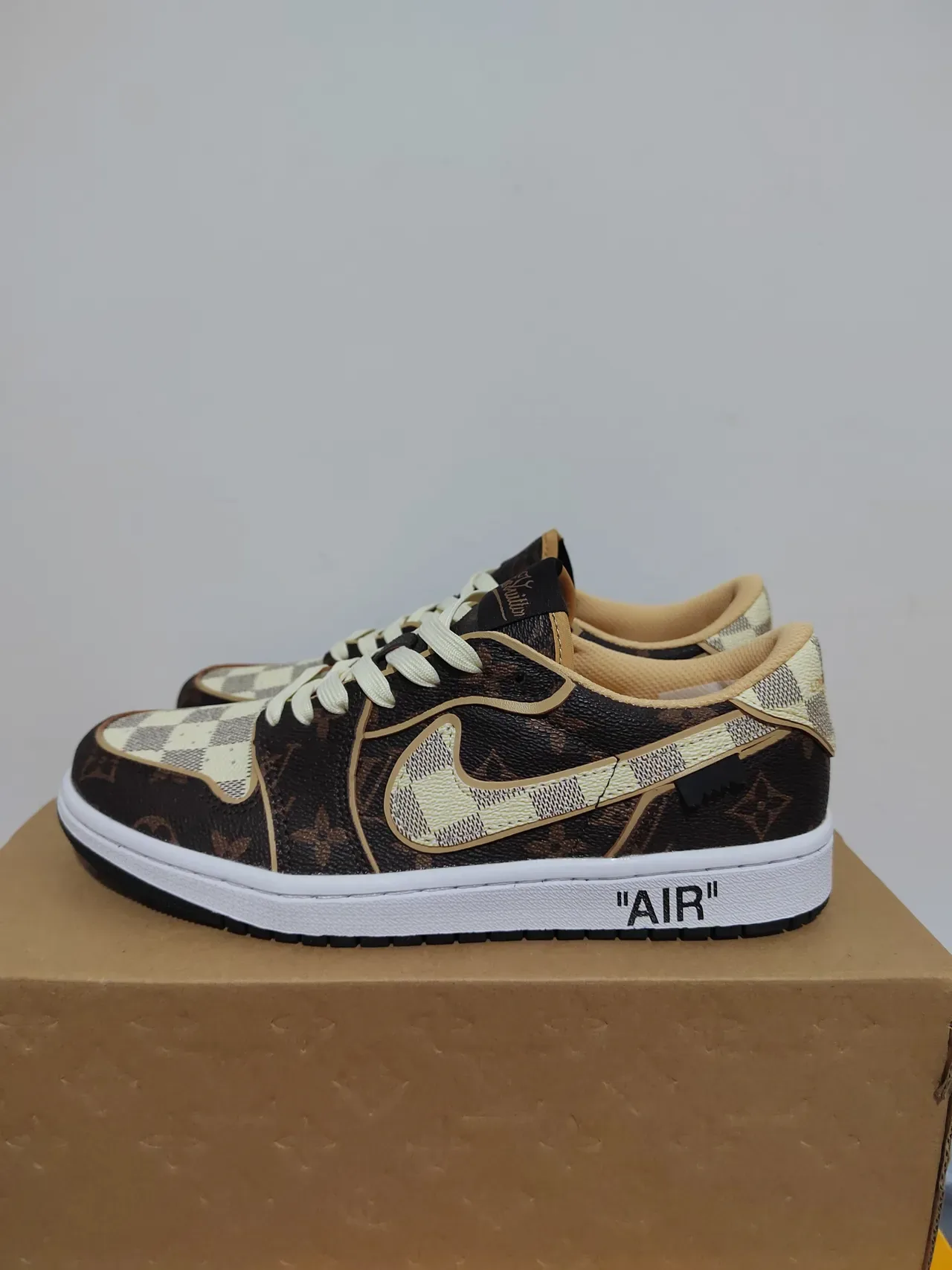 Nike x Louis Vuitton Air Jordan 1 Low Monogram Damier tênis lifestyle 5