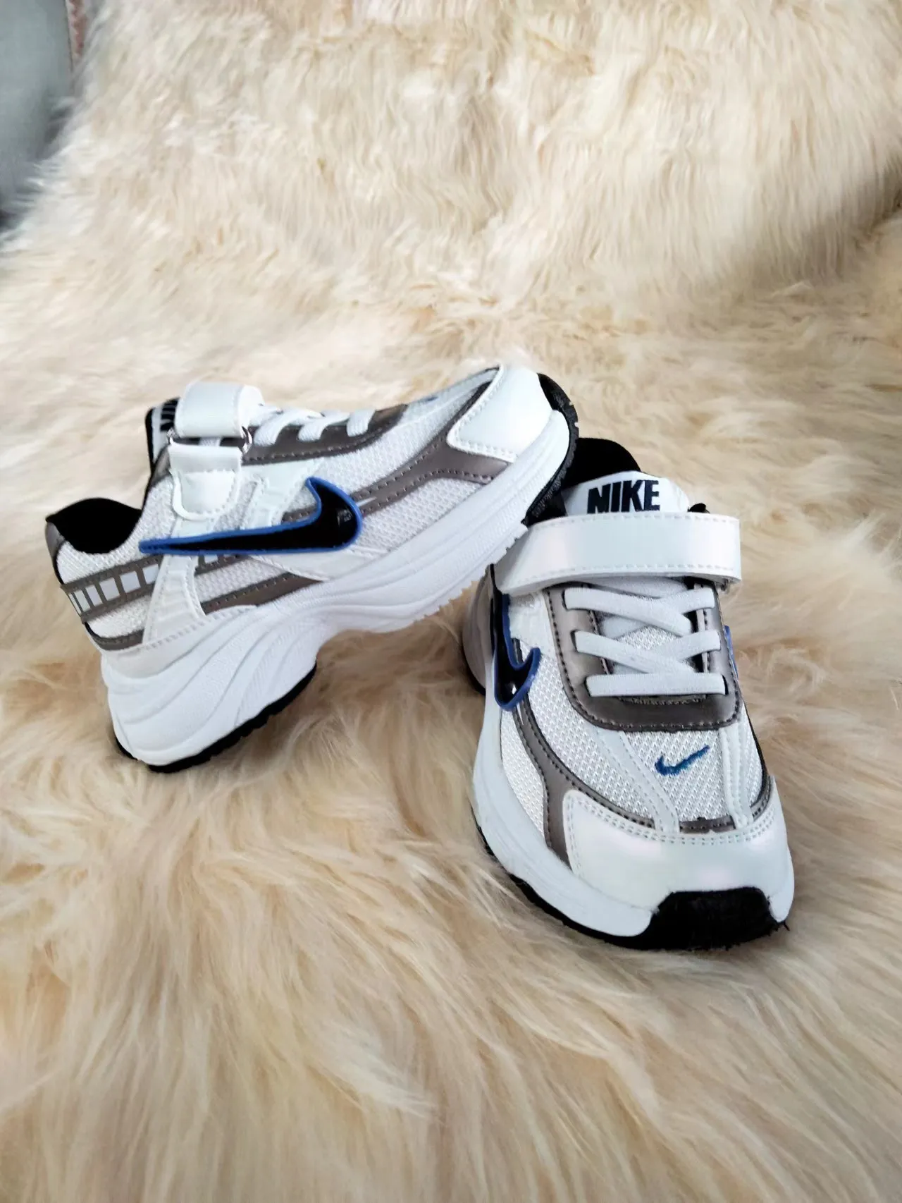 Nike Zoom 2K Silver Blue Midsole Mesh And Synthetic Overlay Upper Chunky Sneakers 7