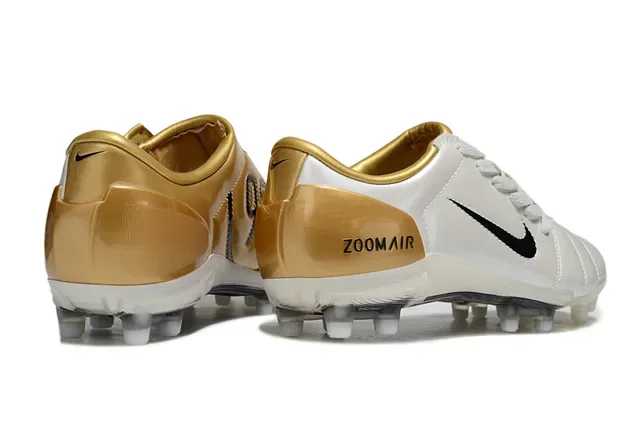 Nike Zoom Air সাদা এবং সোনালি ফর্ম গ্রাউন্ড ফুটবল জুতা 5