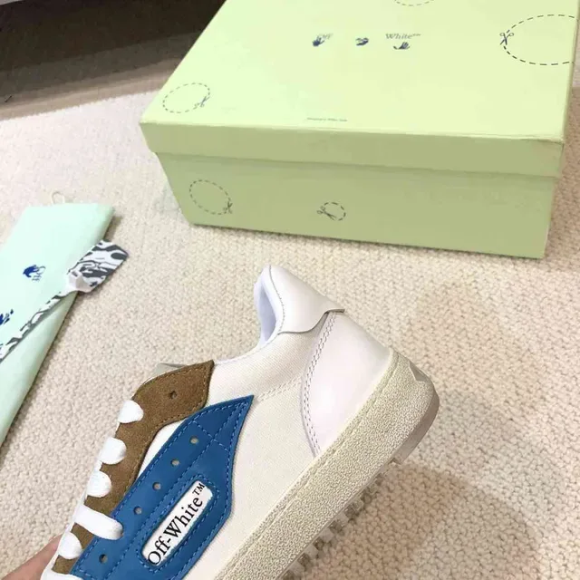 Off-White Couple Fund বেইজ লো-টপ কাপসোল লাইফস্টাইল স্নিকার্স 6
