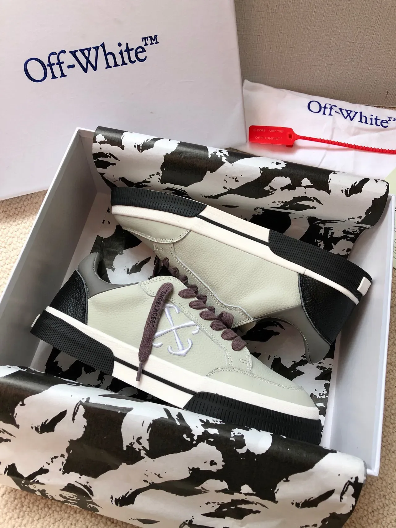 Off-White Industrial Beige Gray Low-Top Cuir Panneau Lifestyle Baskets 2