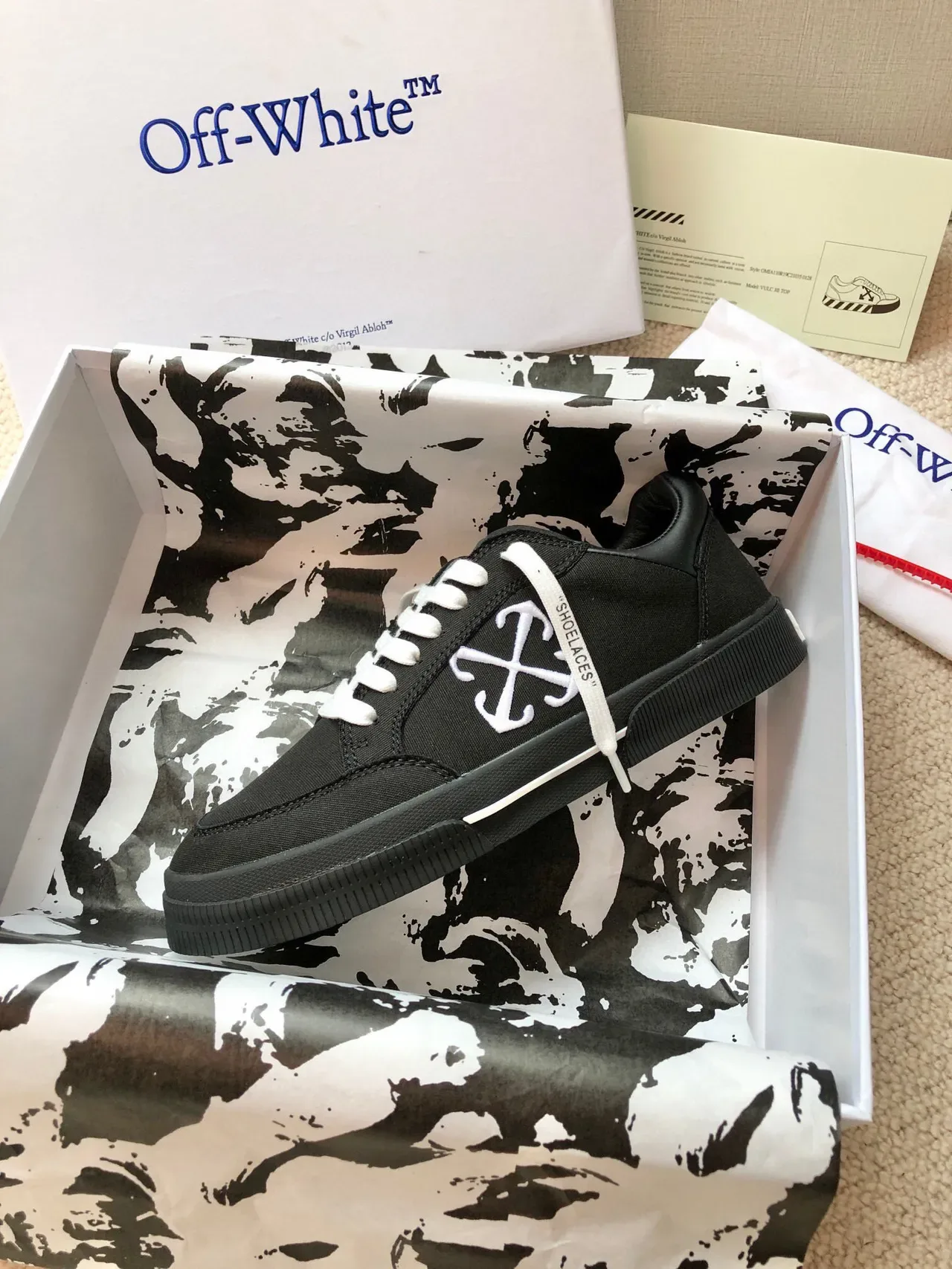 Off-White ستايل صناعي أسود وأبيض قماش لايف ستايل سنيكرز 4