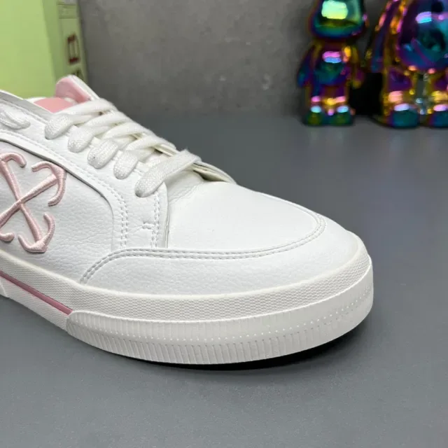 Off-White Lifestyle Sneaker Pink Low-Top Leather Upper Lifestyle Sneakers 4