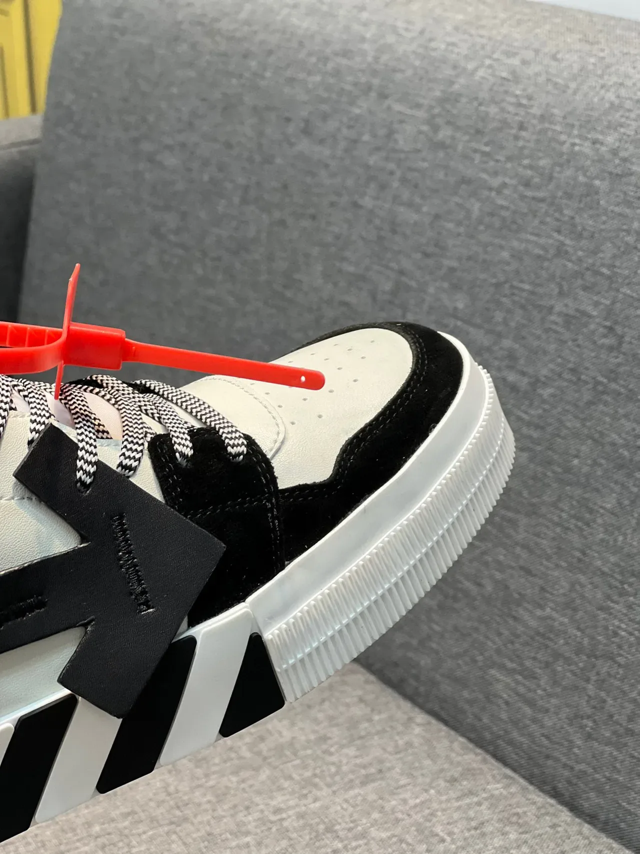 Off-White The Ten हाई-टॉप लाइफस्टाइल स्नीकर 3