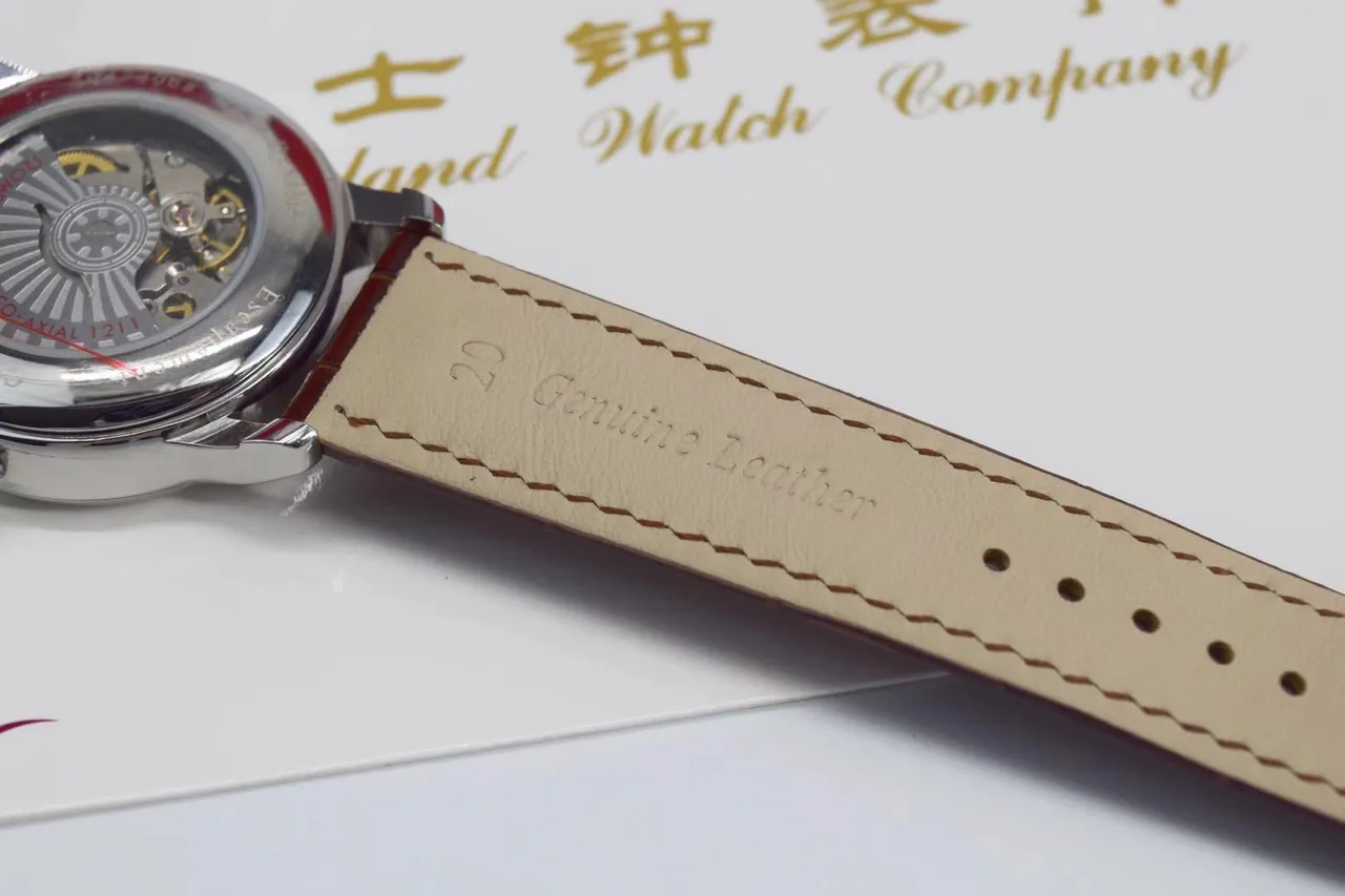 Omega De Ville 白色表盘 棕色鳄鱼皮表带 机械腕表 3
