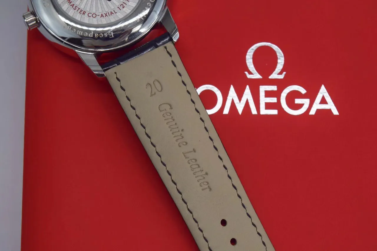 Omega De Ville 白色表盘 棕色鳄鱼皮表带 机械腕表 8