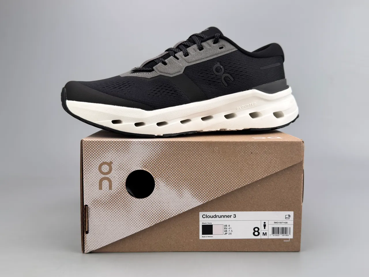 On Negro Blanco Malla Engineered Superior Gris Sobrecapas Sintéticas Zapatos de Running 2