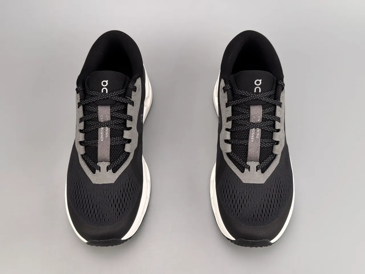On Negro Blanco Malla Engineered Superior Gris Sobrecapas Sintéticas Zapatos de Running 5