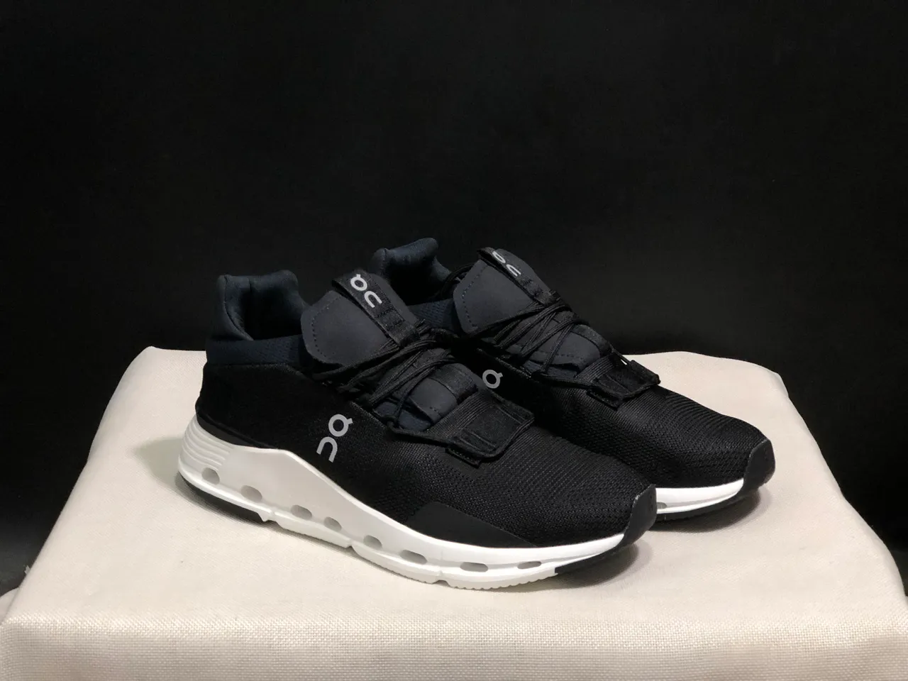 Sur noir blanc tricot supérieur fermeture sangle style de vie sneakers 4