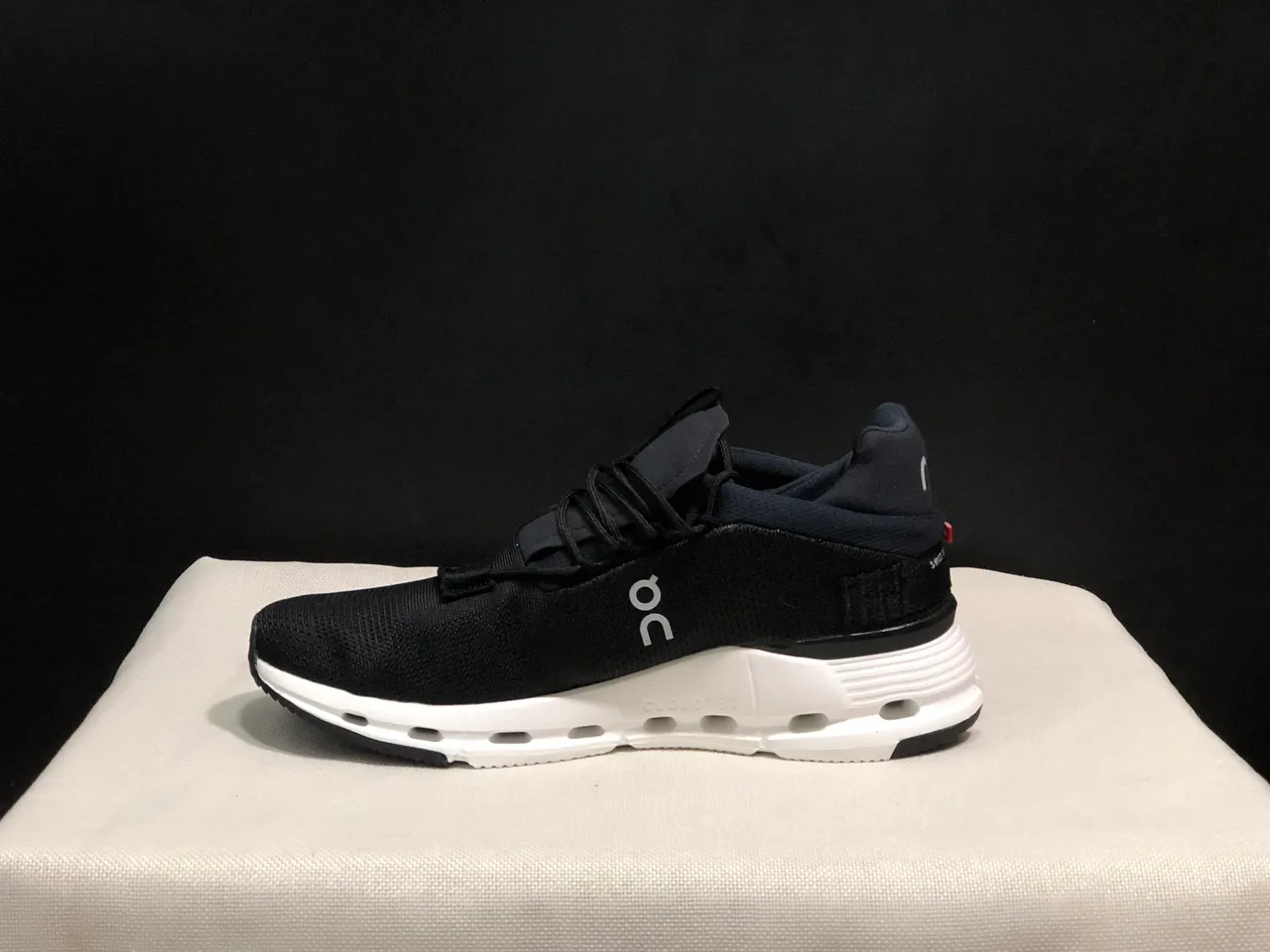 Sur noir blanc tricot supérieur fermeture sangle style de vie sneakers 7