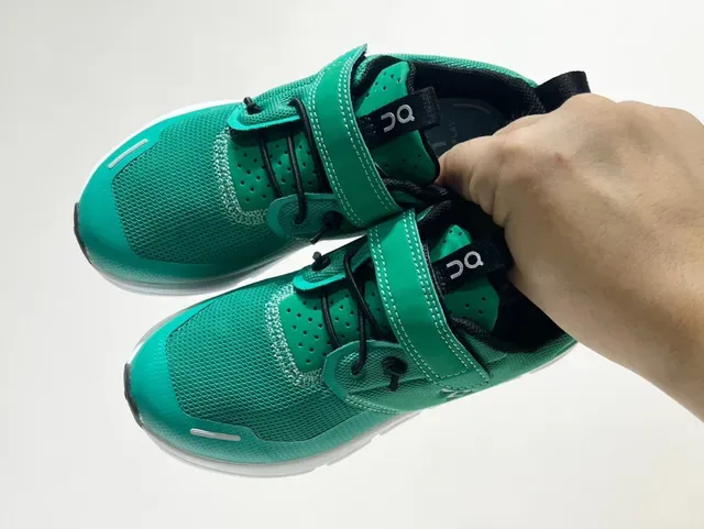 蓝黄色低帮网面休闲运动鞋 20