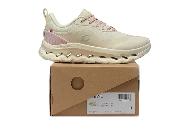 On Cloud Beige Pink Cloudtec Pod সোল মেশ আপার লাইফস্টাইল স্নিকার 2