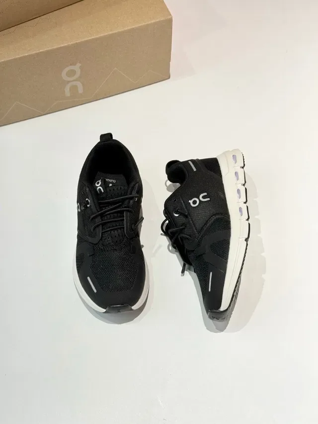 On Cloud Blue and Black Knit Lifestyle Sneakers 4
