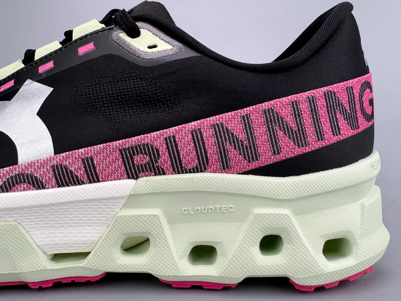 On Cloudmonster Black Pink Lime Green रनिंग जूते 3