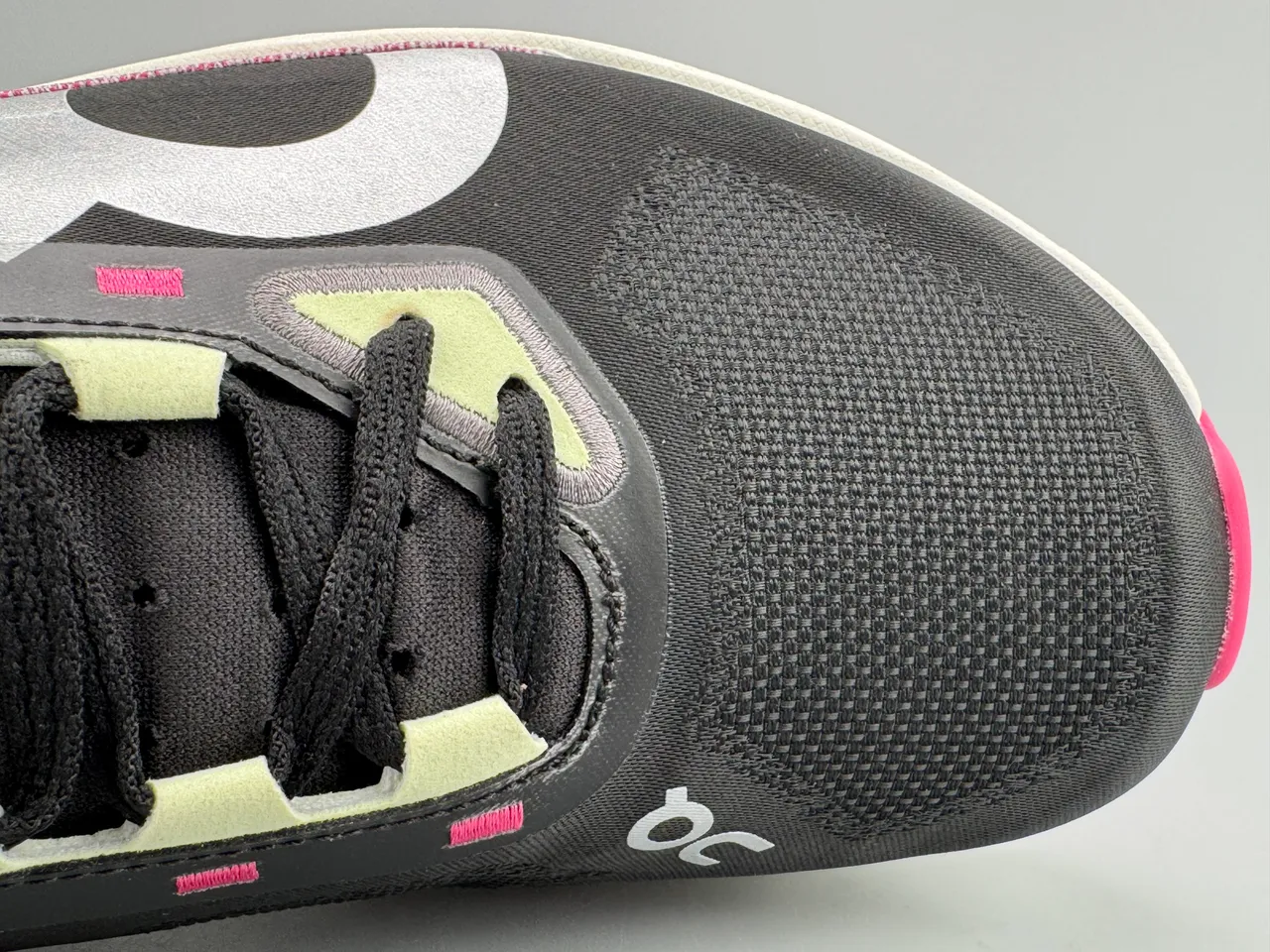 On Cloudmonster Black Pink Lime Green रनिंग जूते 4