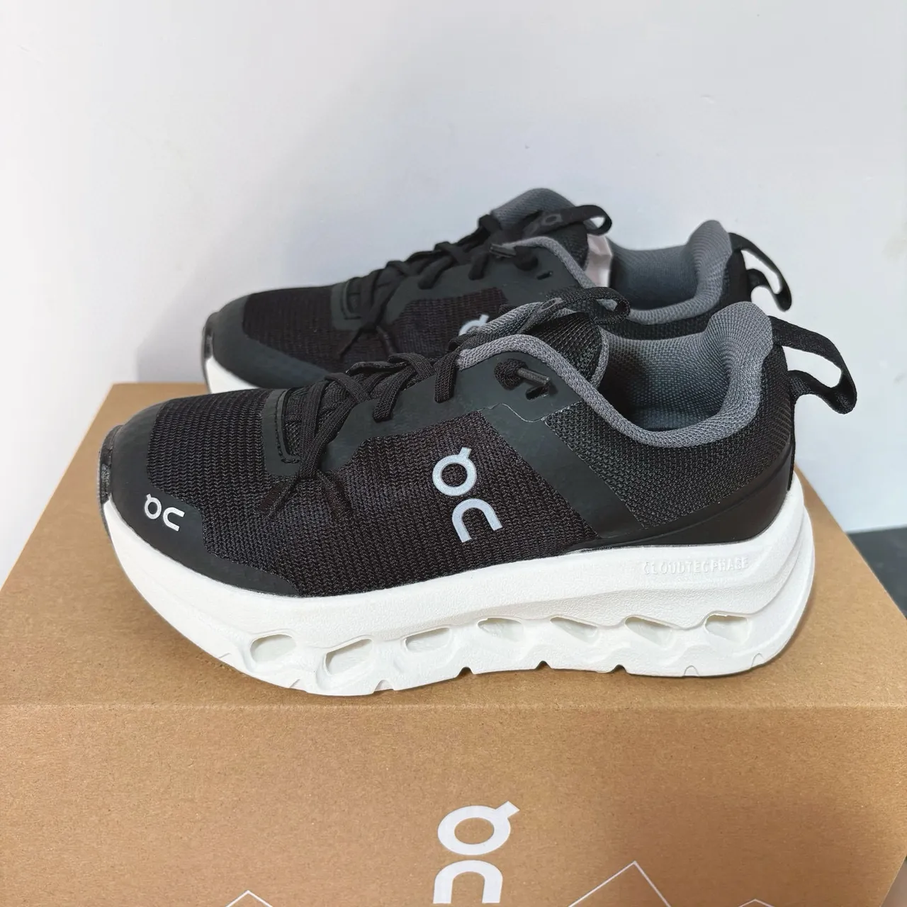 On Cloudmonster Black White Low-Top Knit Mesh Upper Running Shoes 6
