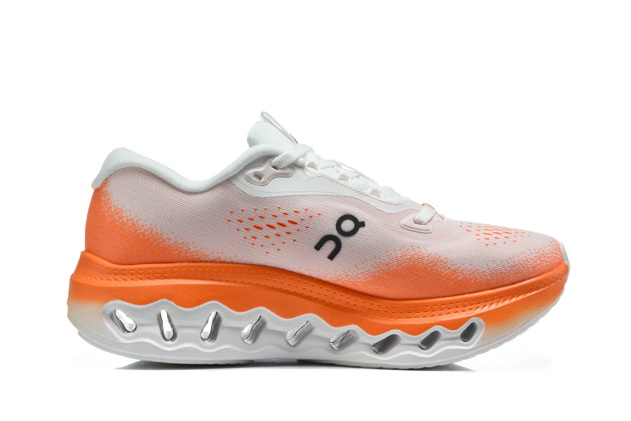 On Cloudsurfer 3 zapatillas blancas naranjas 3