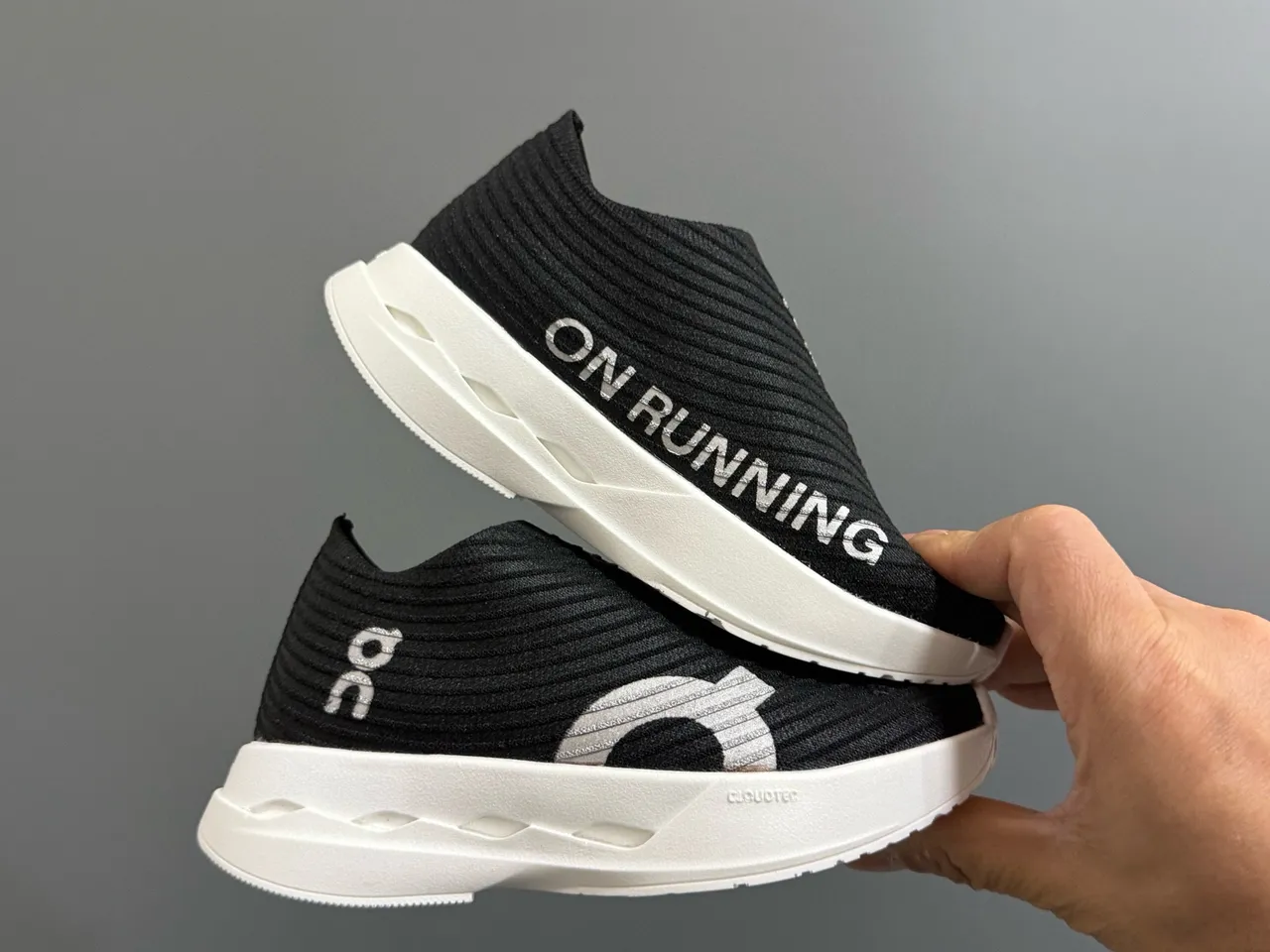 On White Green Knit Upper Sculpted CloudTec Midsole Running Shoes 11