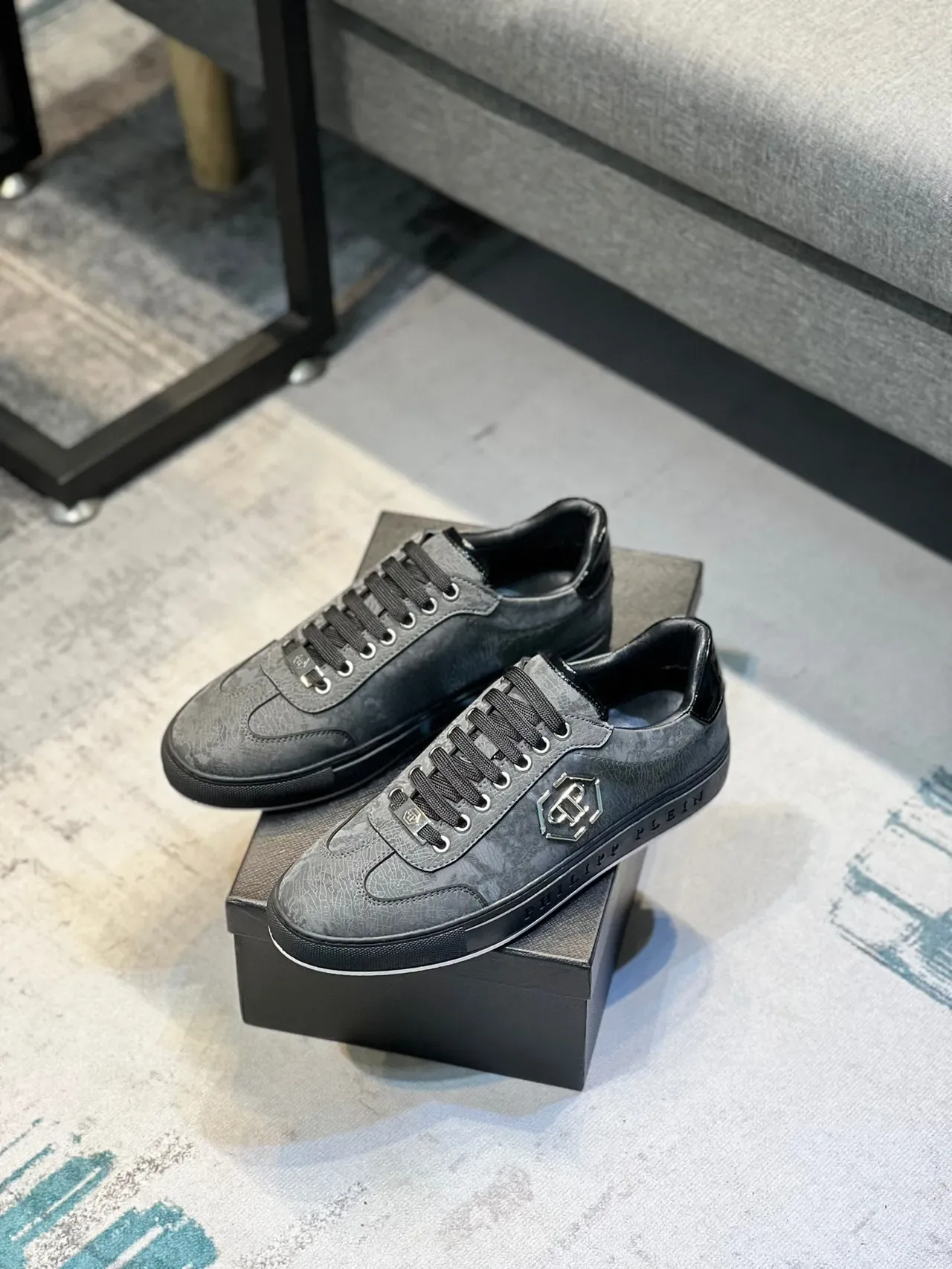 Philipp Plein Black Gray Cracked-Texture Leather Upper Hexagonal PP Logo Lifestyle Sneakers 7