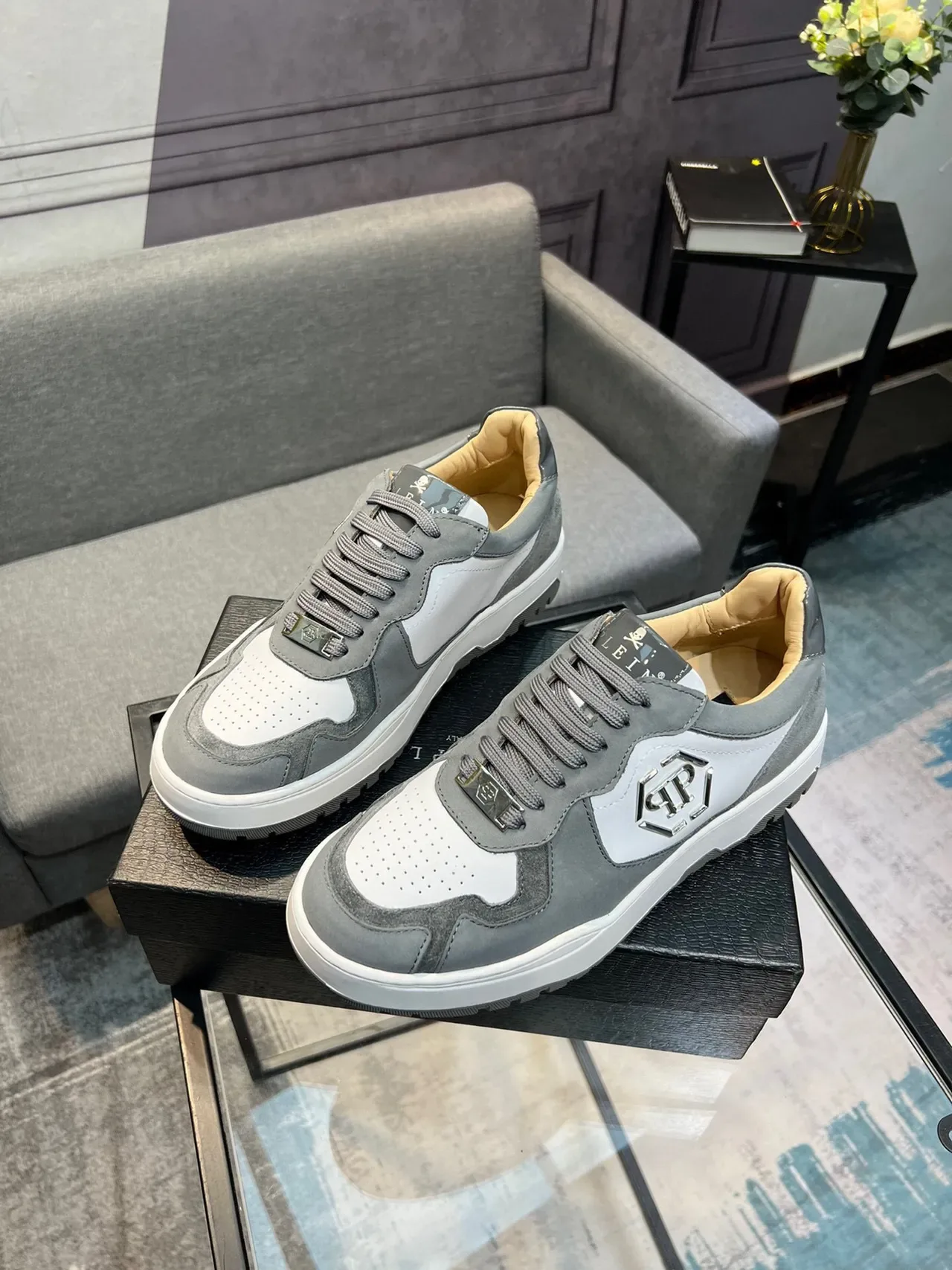 Philipp Plein Gray White Hexagonal Metallic Logo Mixed-Material Upper Chunky Sneakers 3