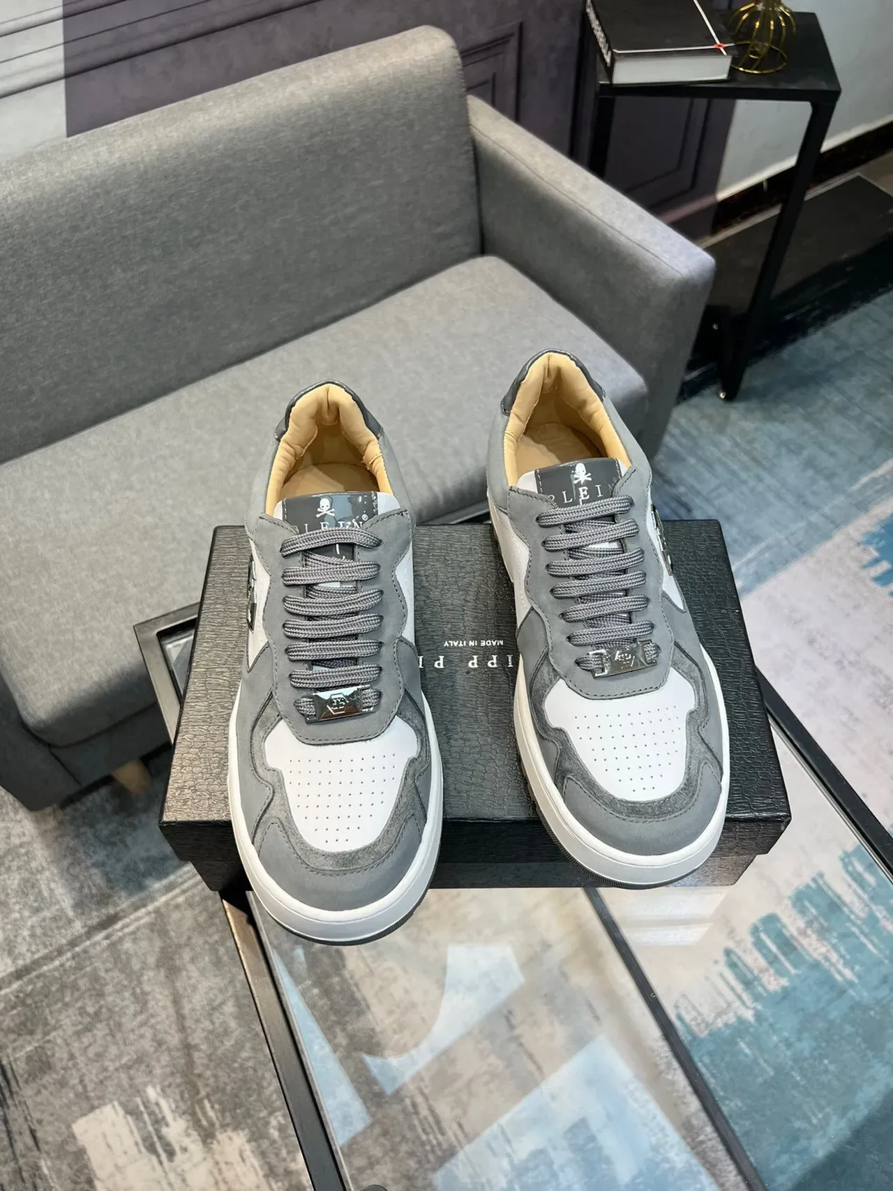 Philipp Plein Gray White Hexagonal Metallic Logo Mixed-Material Upper Chunky Sneakers 5