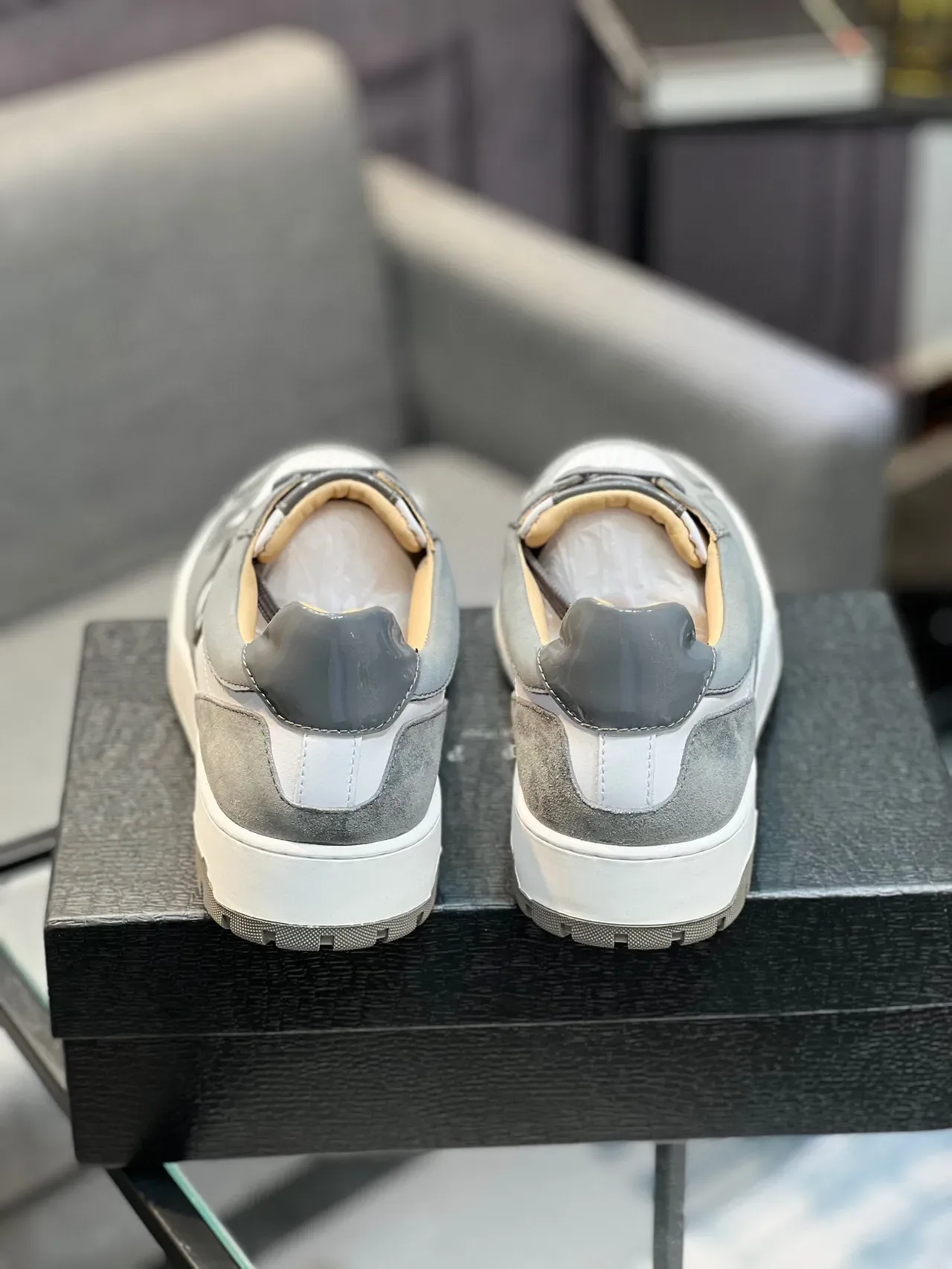 Philipp Plein Gray White Hexagonal Metallic Logo Mixed-Material Upper Chunky Sneakers 8