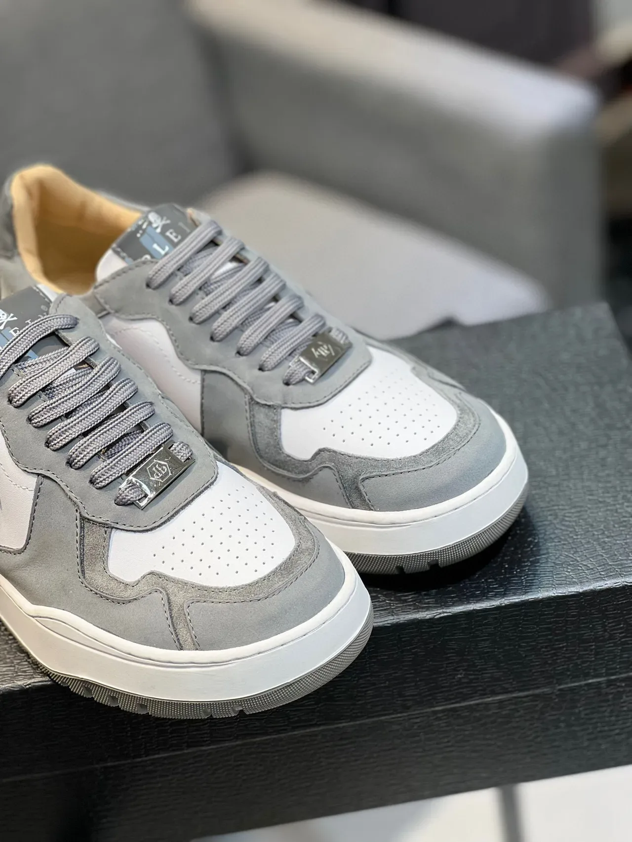 Philipp Plein Gray White Hexagonal Metallic Logo Mixed-Material Upper Chunky Sneakers 9