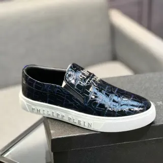 Philipp Plein स्लिप-ऑन लूफर समुद्री नीला सफेद चमकदार मगरमछ दबाव चमड़ा धातु निशान पट्टा लूफर