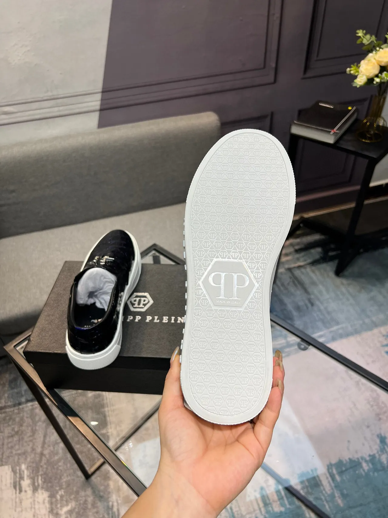 Philipp Plein Mocassim Slip-On Marinho Branco Brilhante Couro Croc Embossed Placa de Logo Metálica Mocassim 7