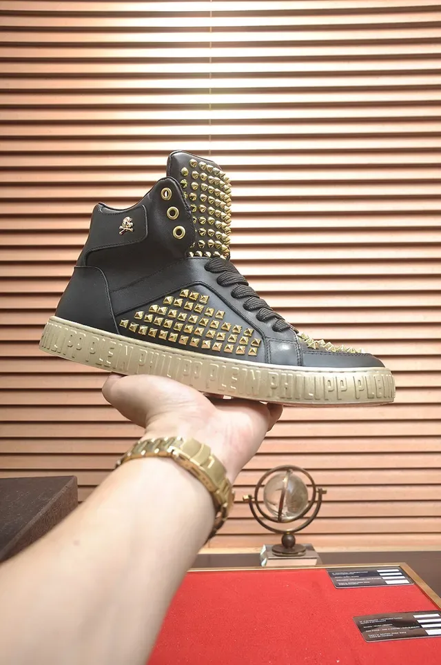 Philipp Plein Tênis Lifestyle com Tachas Alto Preto Dourado 2