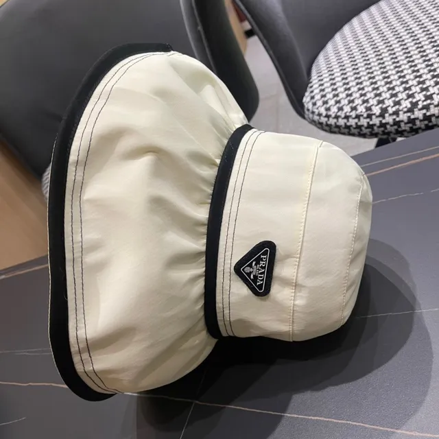 Prada قبعة بكيت بيج مبطنة 7