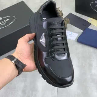 Prada 黑色 光泽专利皮革鞋头 哑光尼龙侧面板 生活方式运动鞋