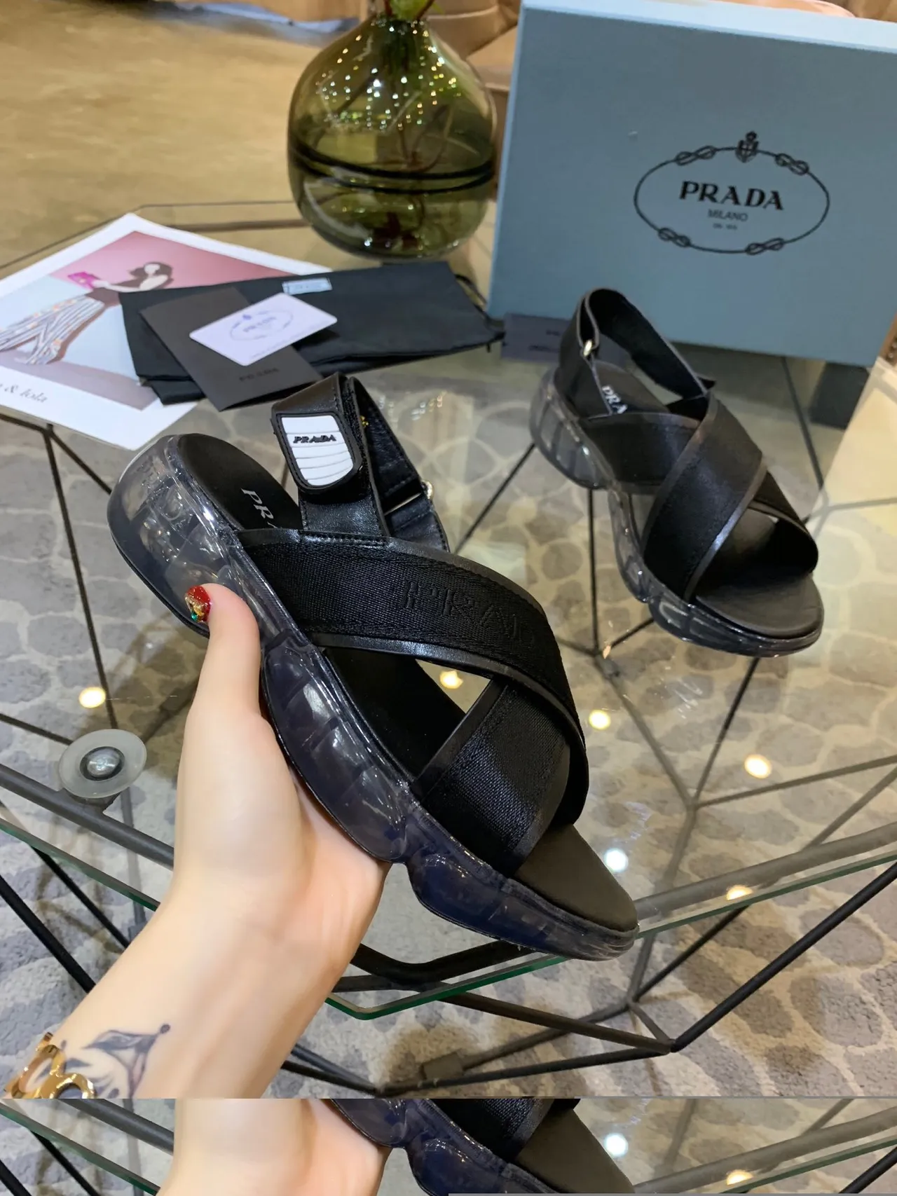 Prada Cloudbust Sandalias Gladiator negras y transparentes 2
