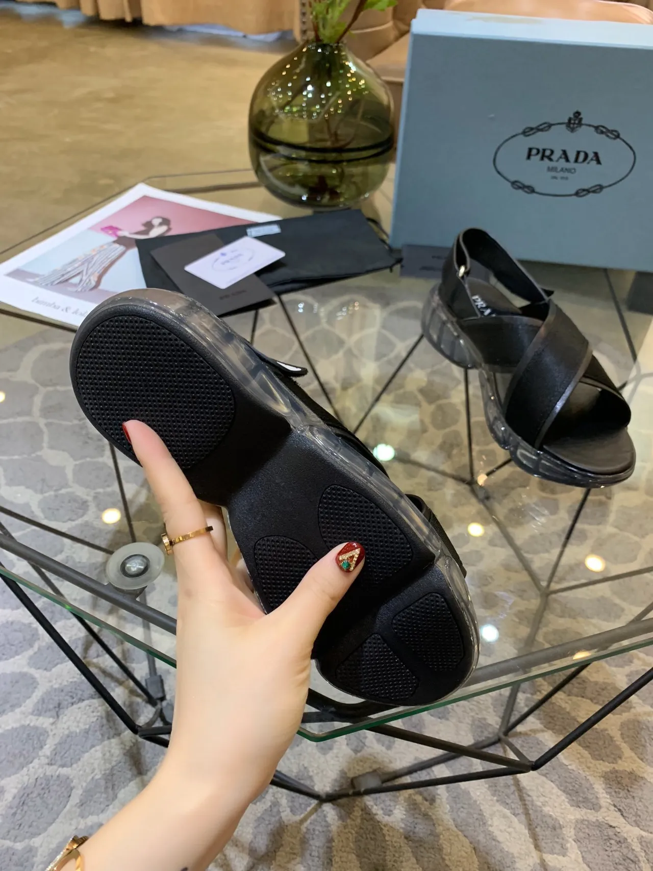 Prada Cloudbust Sandalias Gladiator negras y transparentes 4