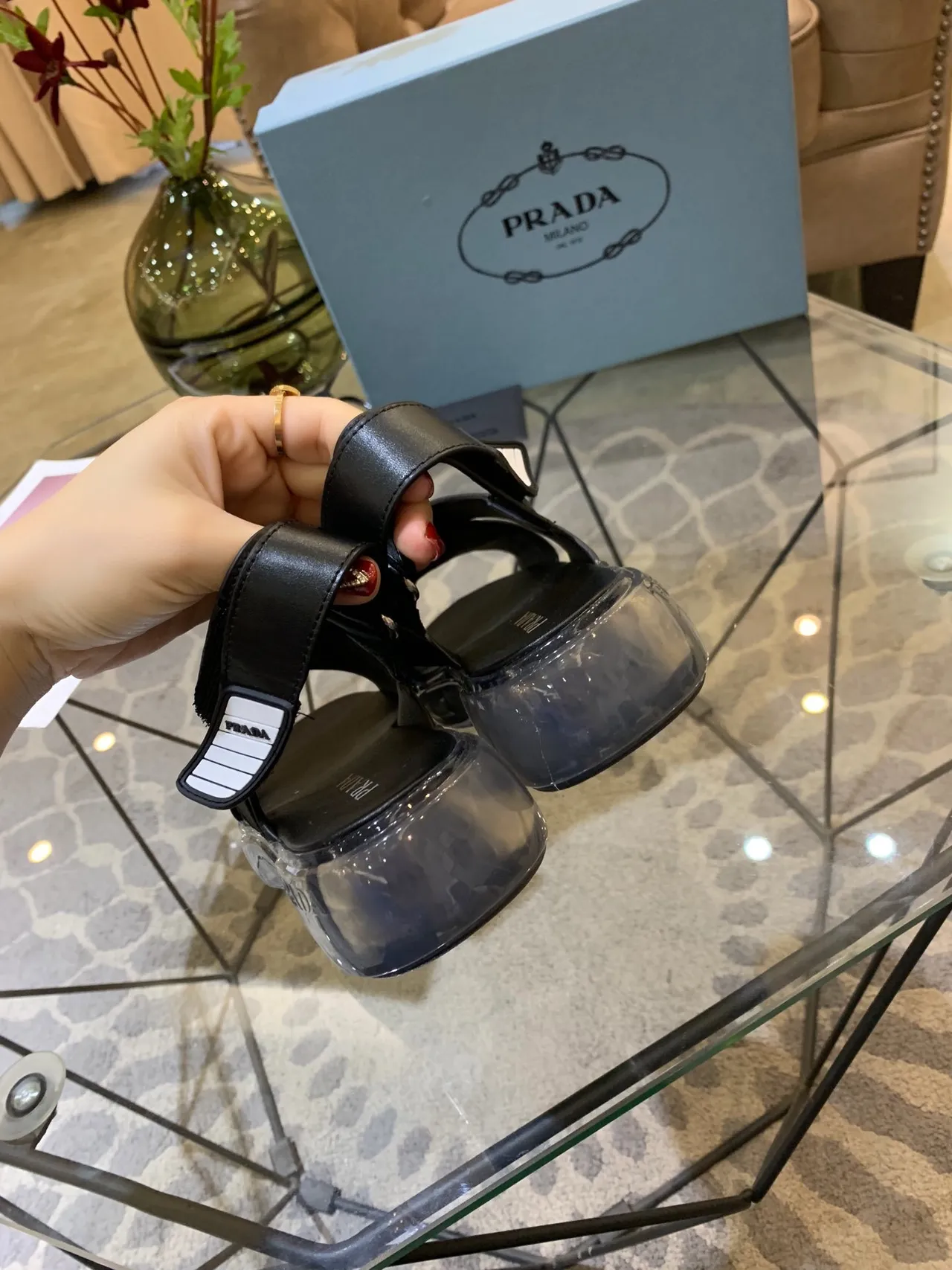 Prada Cloudbust Sandalias Gladiator negras y transparentes 5