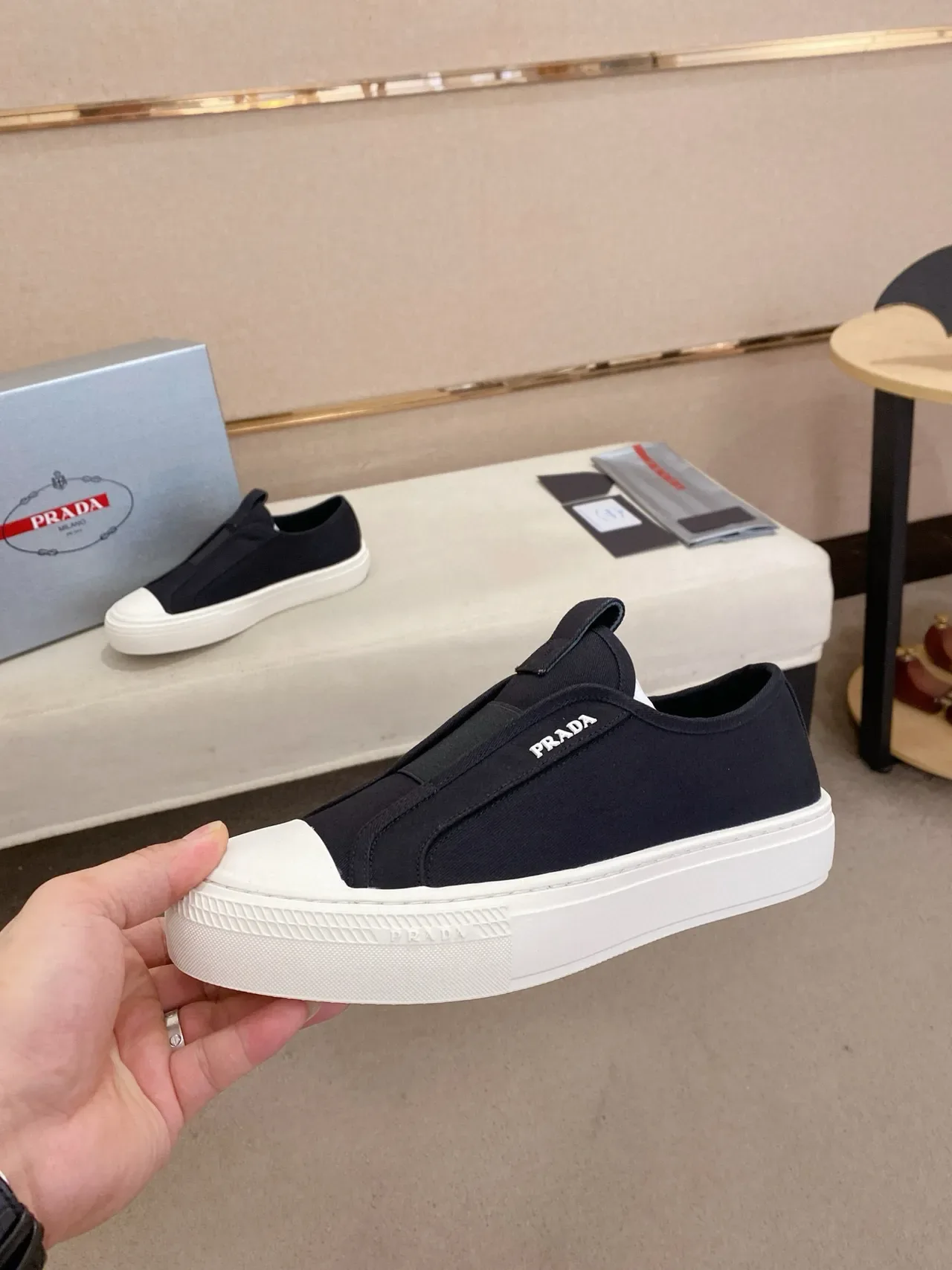 Prada Cloudbust Chaussures Lifestyle Noir et Blanc Slip-On 4