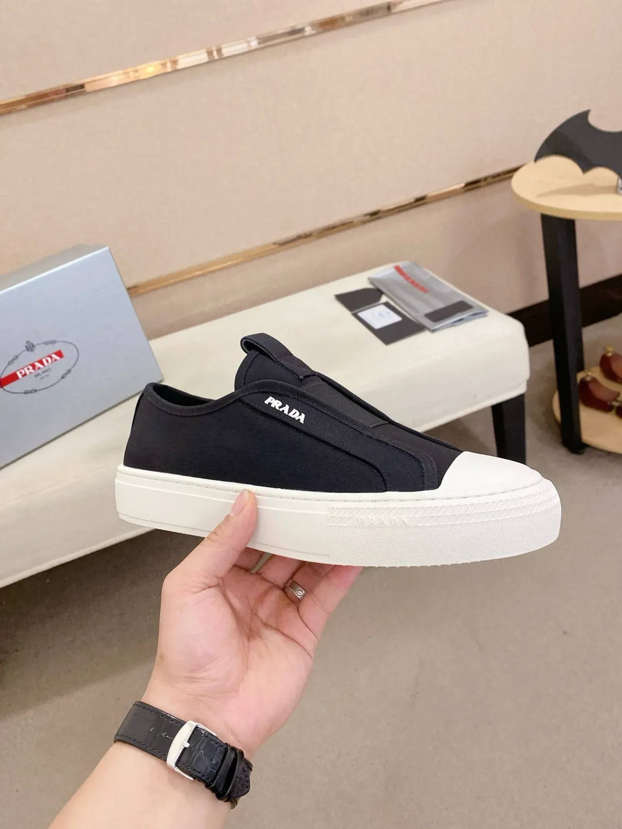 Prada Cloudbust Chaussures Lifestyle Noir et Blanc Slip-On 5