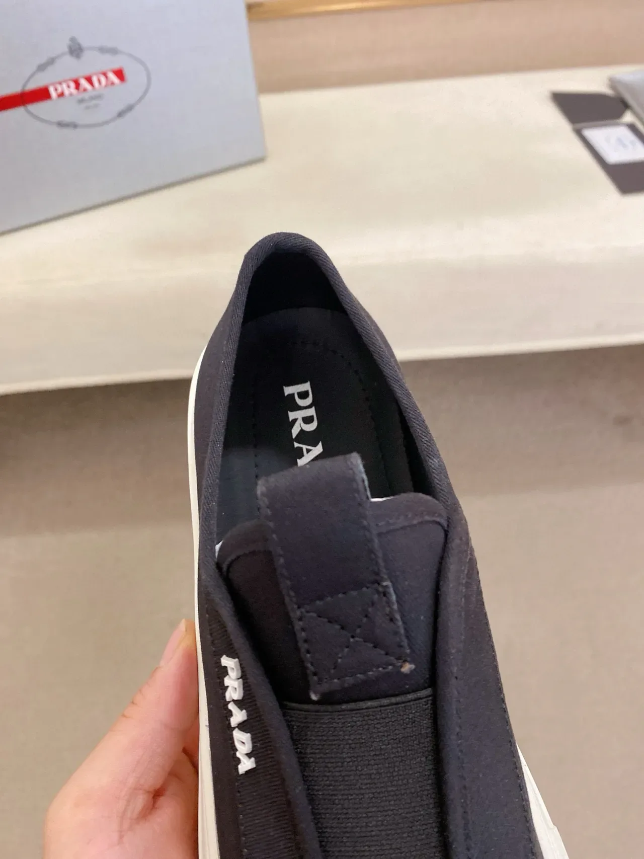 Prada Cloudbust Chaussures Lifestyle Noir et Blanc Slip-On 7