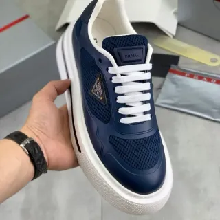 Prada Cloudbust Navy मेश और सिंथेटिक लाइफस्टाइल स्नीकर