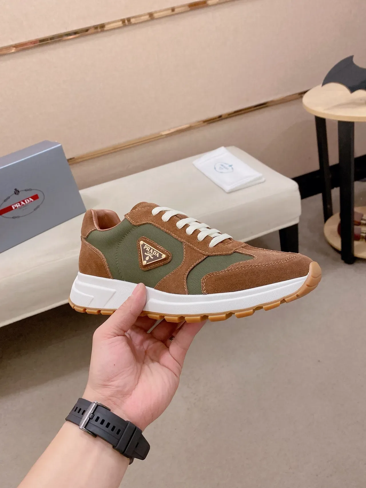 Prada Cloudbust Tênis Chunky de Camurça e Nylon Oliva e Tan 4